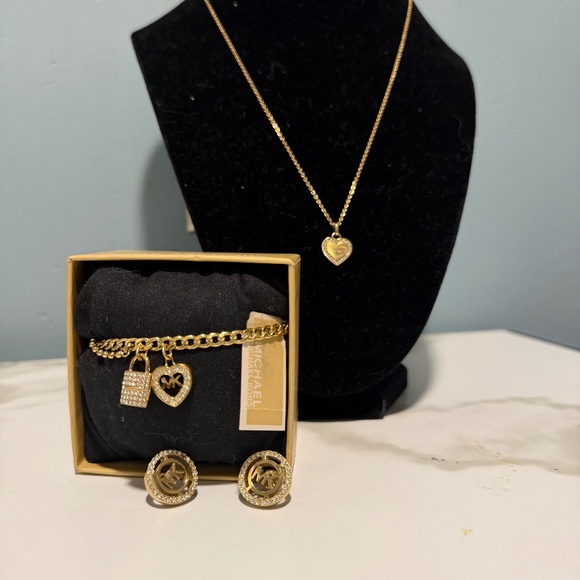 Michael Kors line accessories - Picture 1 of 1